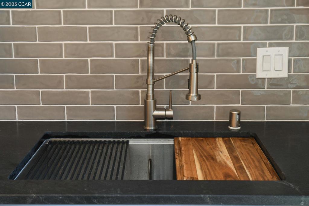 SOUTHAMPTO - Residential Lease