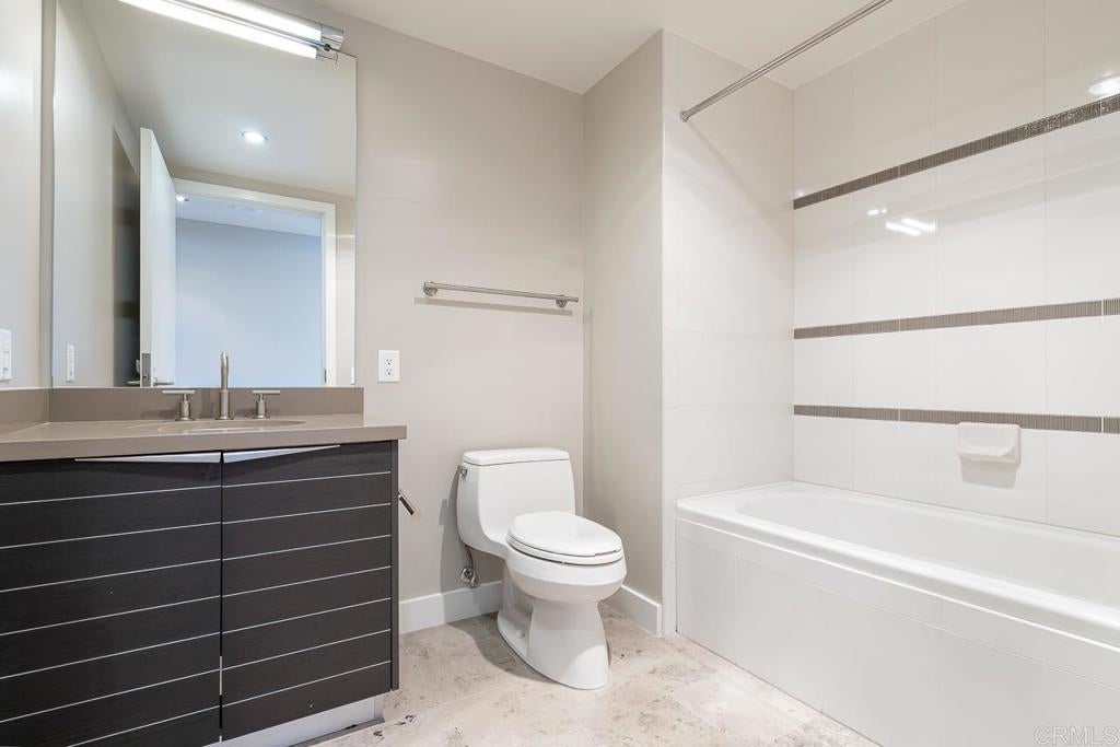 1325 Pacific Highway 1107/1101