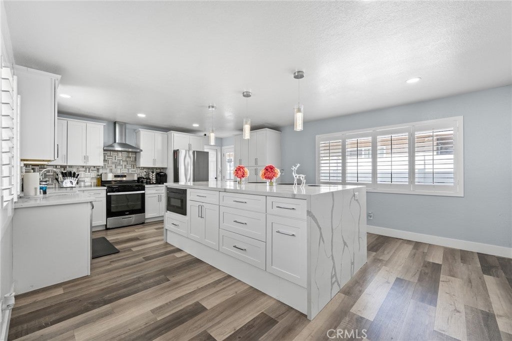 3025 N Alameda