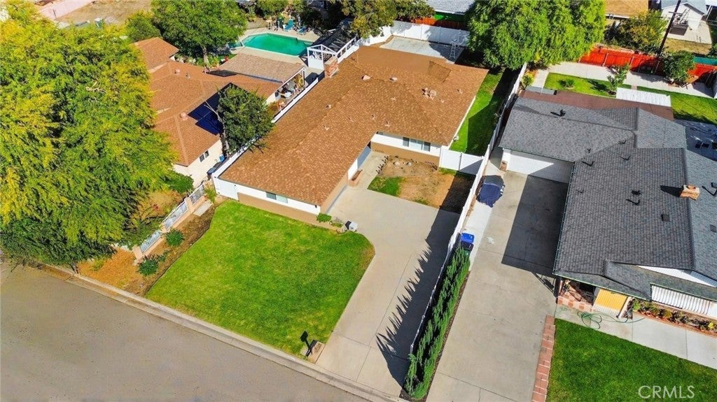 3025 N Alameda