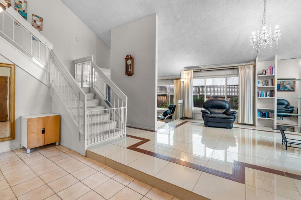 60 Beach Park Boulevard