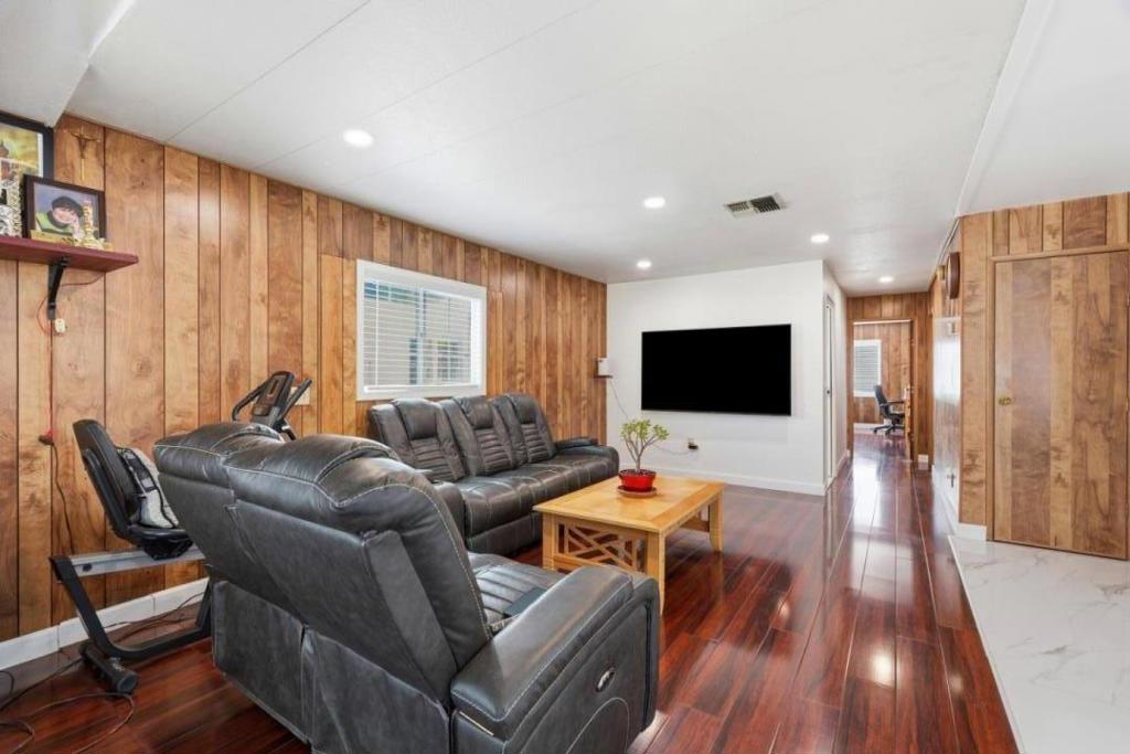 403 Chateau La Salle