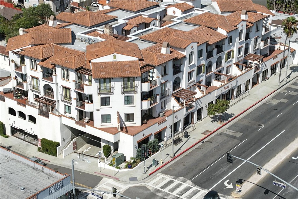 Welcome to coastal living in the heart of Redondo Beach! This beautifully maintained 1-bedroom, 1-bathroom condo offers the perfect blend of beachside charm and modern convenience. Just a short stroll from the sand, this home is located in a sleek, contemporary building with secured access and well-kept amenities. The open-concept layout features a bright living space, updated finishes, and a private balcony—perfect for soaking up the ocean breeze. Ideal as a first home, vacation getaway, or income property. Priced to sell fast—don’t miss your chance to own in one of the South Bay’s most sought-after neighborhoods!