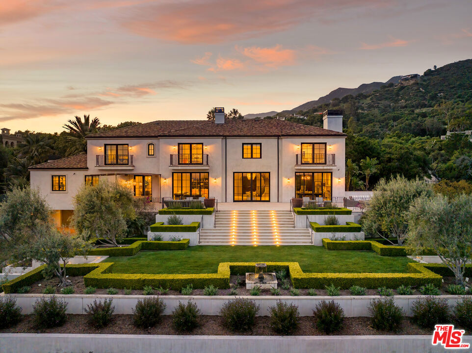 880 Picacho Lane