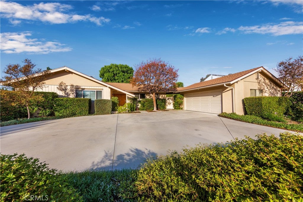 10907 Darby AVE