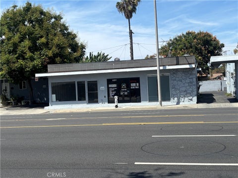 Photo of 1815 W 17th St, Santa Ana, CA 92706 (MLS # PW26184130)