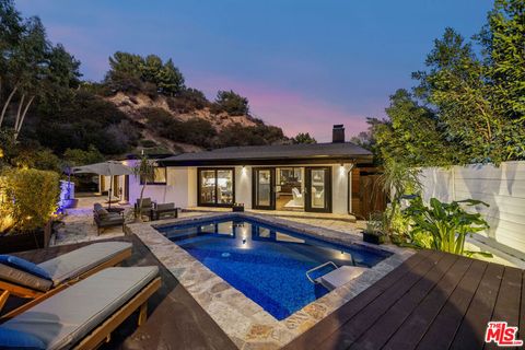 Photo of 9596 Shirley Lane, Beverly Hills, CA 90210 (MLS # 25607507)