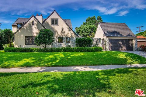 Photo of 4339 Mariota Avenue, Toluca Lake, CA 91602 (MLS # 25617905)