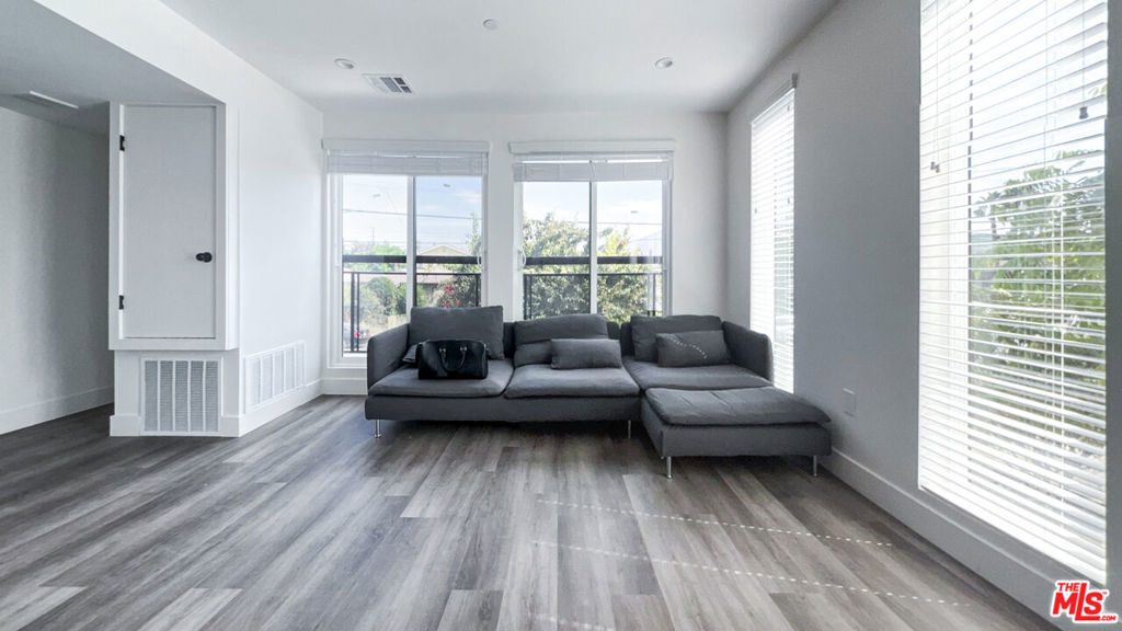 1570 W 36th Street