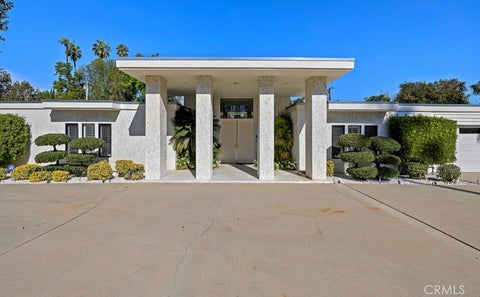 Photo of 19825 Santa Rita Street, Woodland Hills, CA 91364 (MLS # SR25280220)