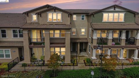 Photo of 18210 Argento Loop Loop, San Ramon, CA 94583 (MLS # 41132101)