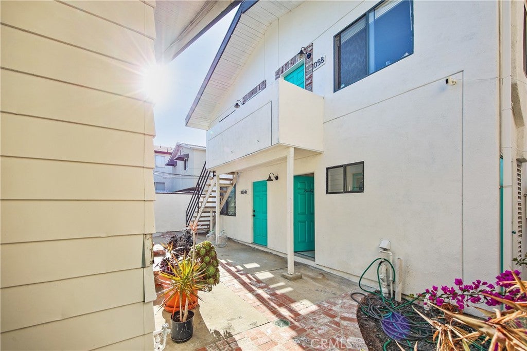 1054 W 23rd Street
