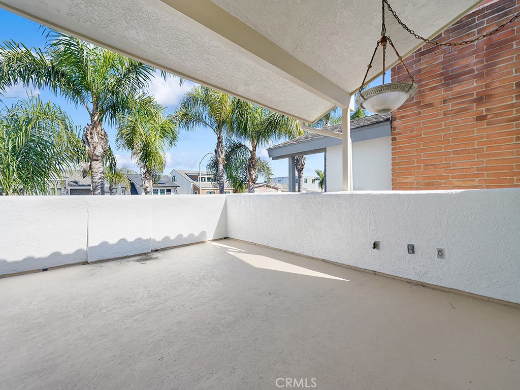 907 E Balboa Boulevard A