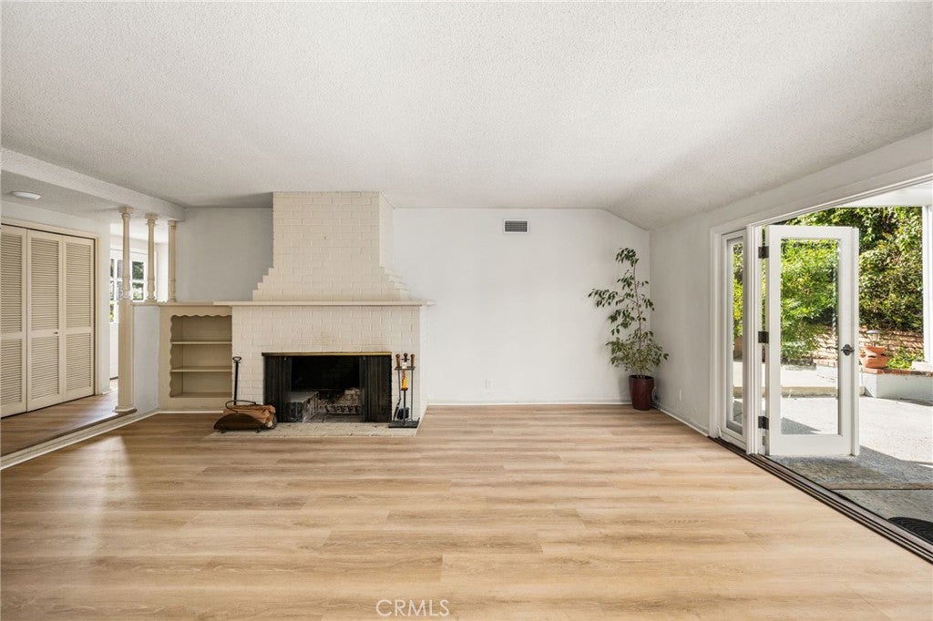 1429 E Fairway