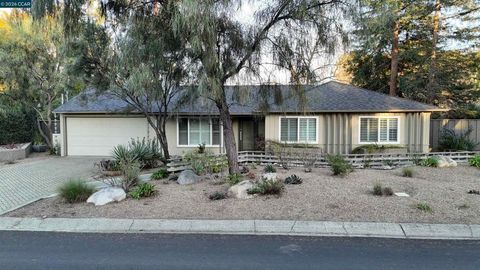 Photo of 54 54 Carlos Court Ct, Walnut Creek, CA 94597 (MLS # 41123596)