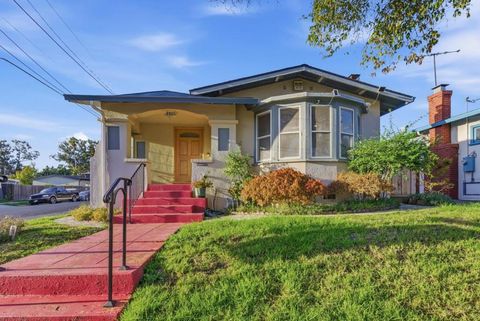 Photo of 2801 Bartlett Street, Oakland, CA 94602 (MLS # ML82029246)