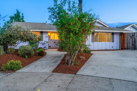 Photo of 1536 Mckinnon Court, San Jose, CA 95130 (MLS # ML82045309)