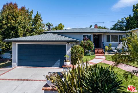 Photo of 7335 W 87th Place, Los Angeles, CA 90045 (MLS # 26796419)