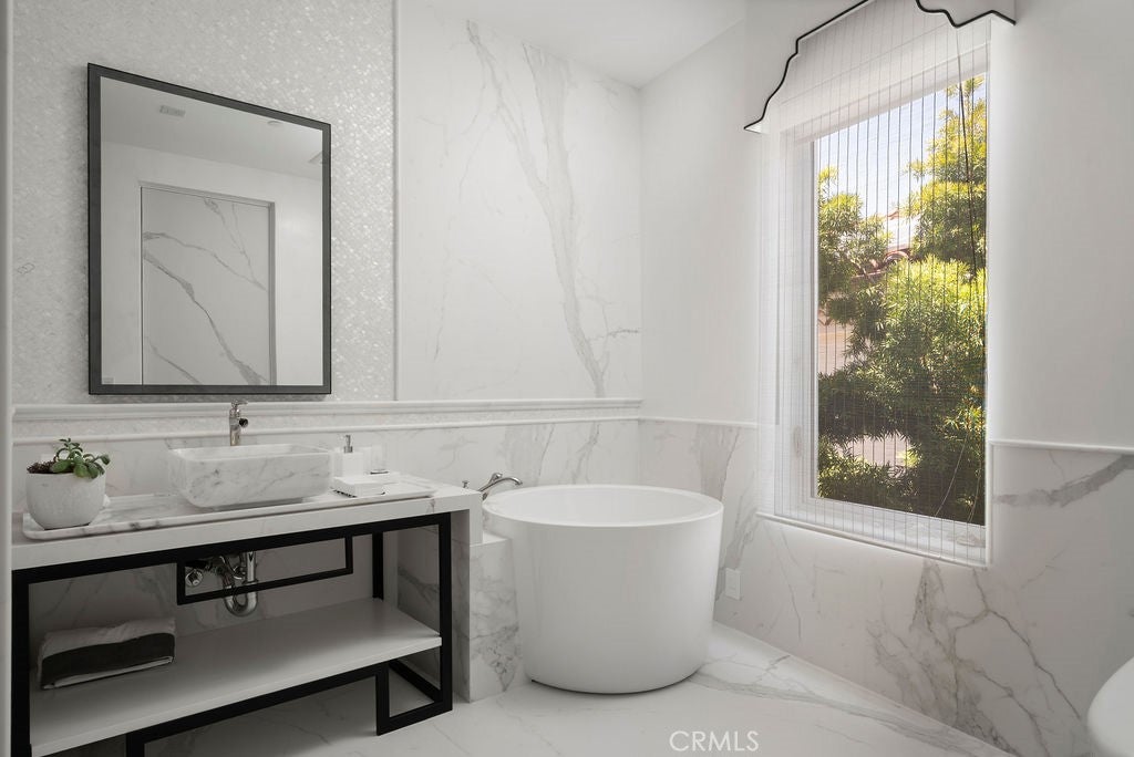87 Linda, Newport Beach CA 92660 - Photo 32