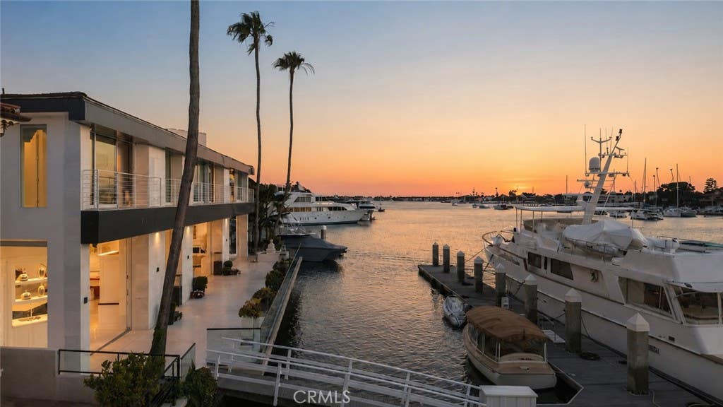 Photo of 87 Linda ISLE, Newport Beach, CA 92660 (MLS # OC26135851)