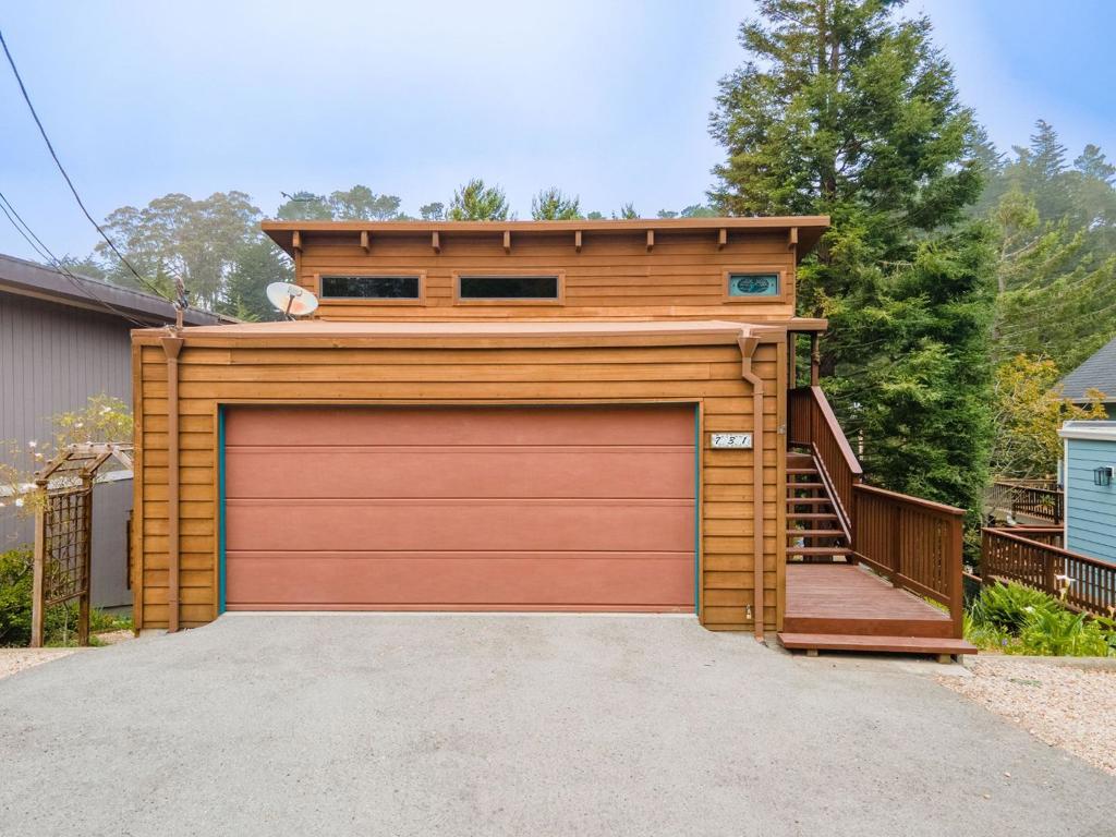 731 Lancaster Boulevard
