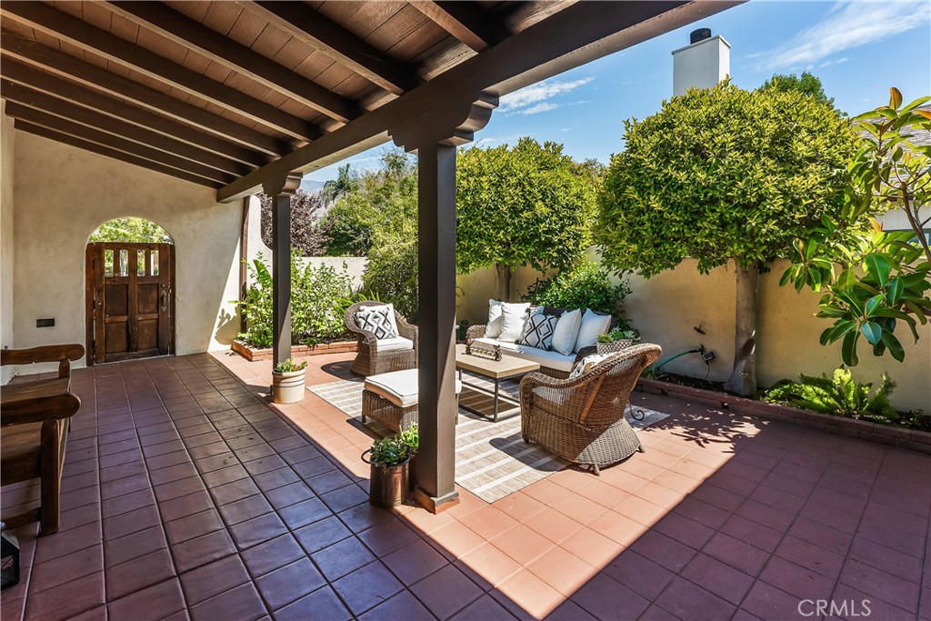 2160 Loma Vista Street