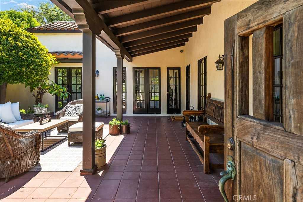 2160 Loma Vista Street