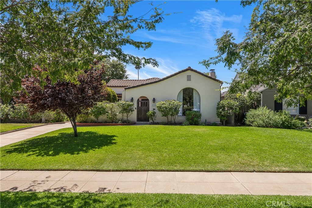 2160 Loma Vista Street