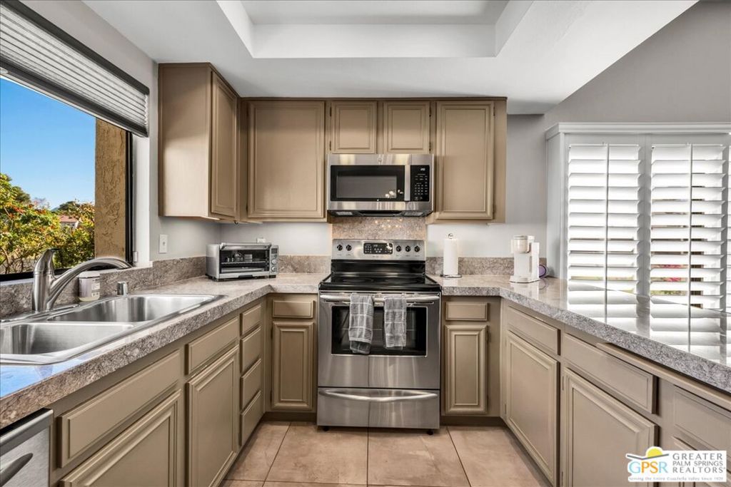 Tahquitz Creek Villas - Residential