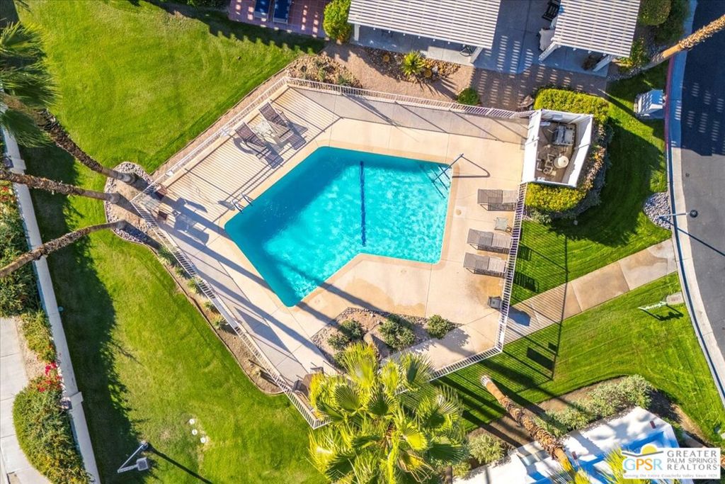 Tahquitz Creek Villas - Residential