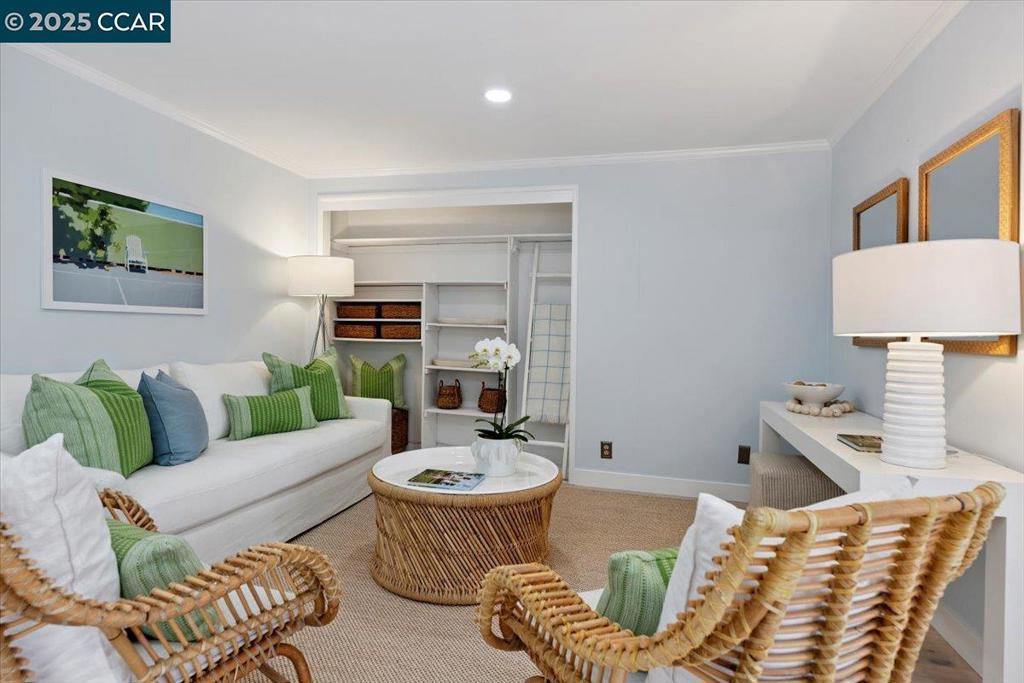 CLAREMONT - Residential