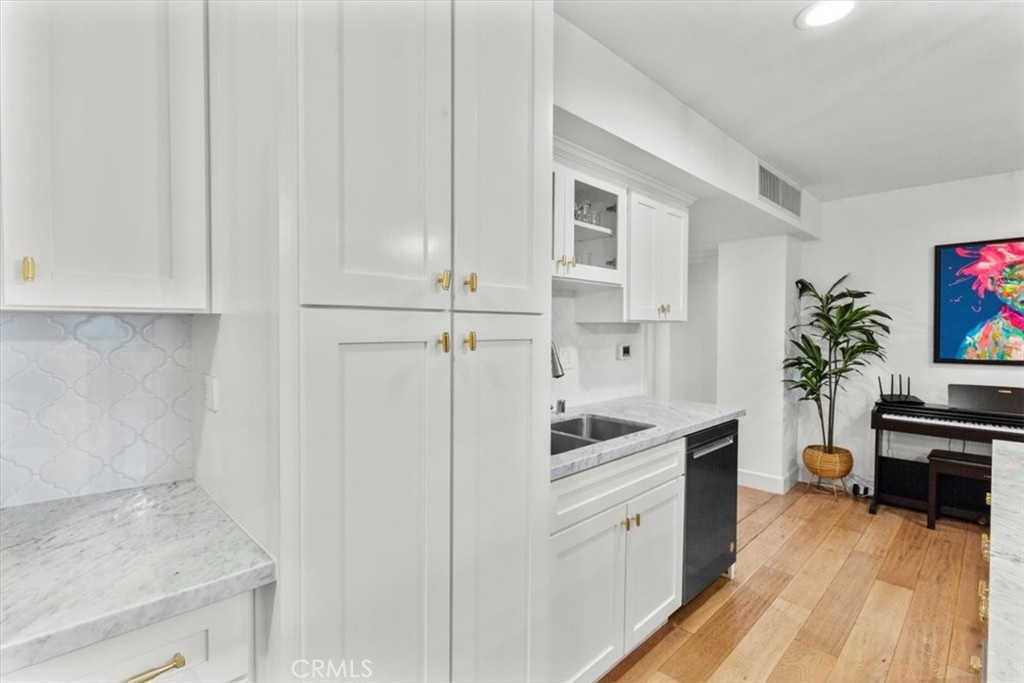10501 Wilshire 2212
