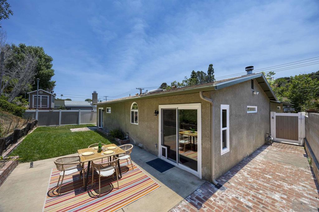 4582 Chateau Drive