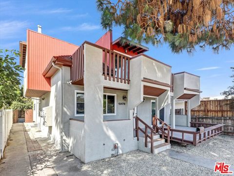 Photo of 12479 Walsh Avenue, Los Angeles, CA 90066 (MLS # 25602845)