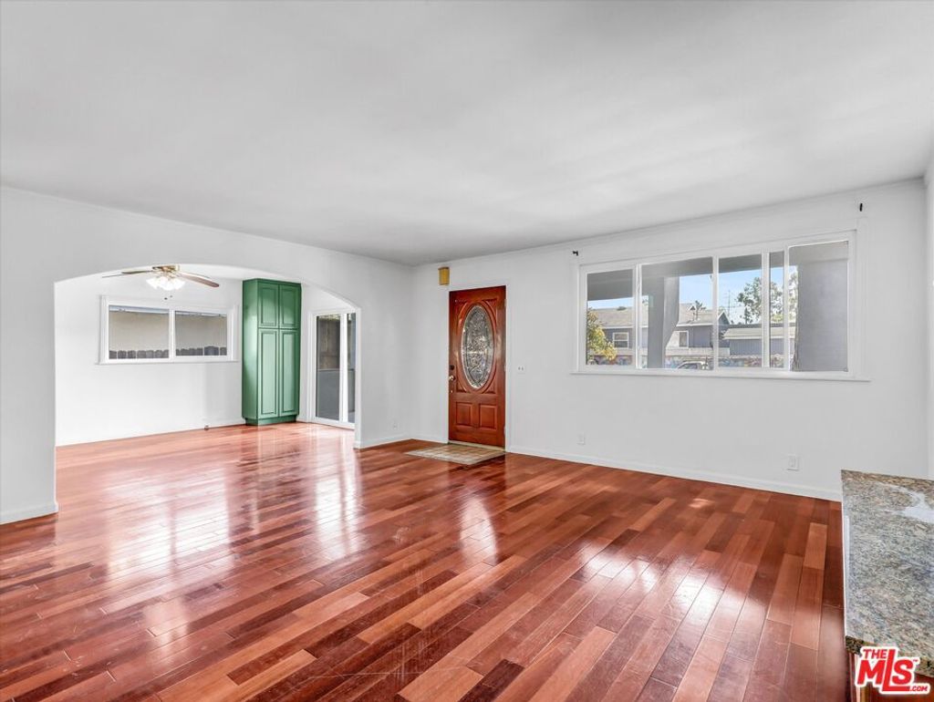 Photo of 12479 Walsh Avenue, Los Angeles, CA 90066 (MLS # 25602845)