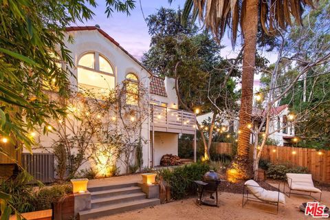 Photo of 6642 Emmet Terrace, Los Angeles, CA 90068 (MLS # 25590625)