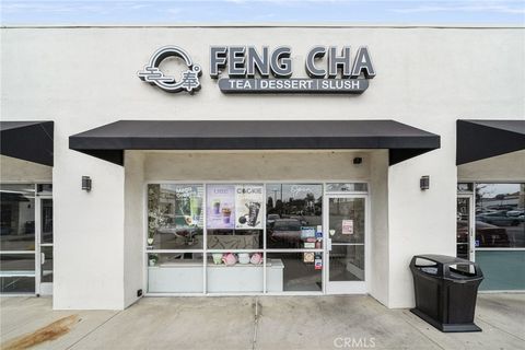 Photo of 729 N Placentia Avenue, Fullerton, CA 92831 (MLS # DW26017338)