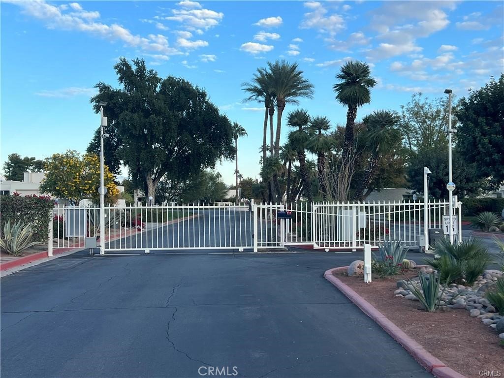 Fairways (33451) - Residential