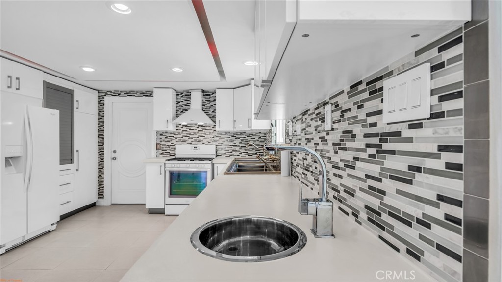 1553 Spyglass