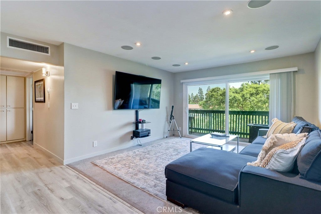 576 N Bellflower Boulevard 303