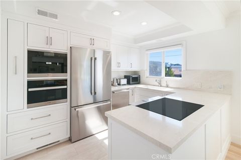 Photo of 251 Lower Cliff Dr, Laguna Beach, CA 92651 (MLS # LG25249042) Photo of 251 Lower Cliff Dr, Laguna Beach, CA 92651 (MLS # LG25249042)