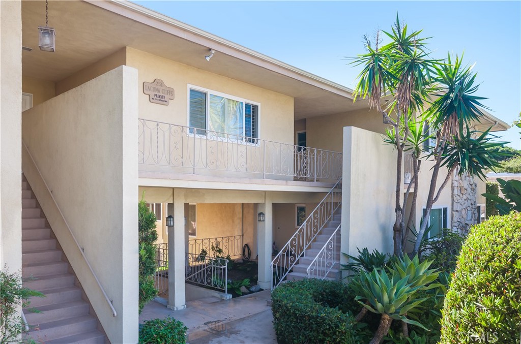 Main Beach (BCH) - Residential Lease