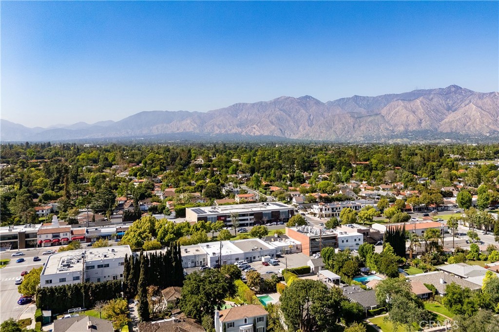 2347 Huntington Drive