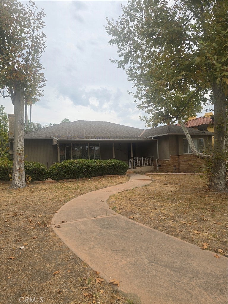 1760 Grandview AVE