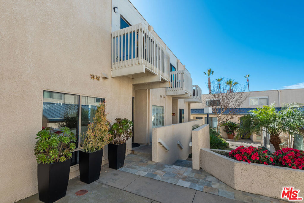 7301 Vista Del Mar B106