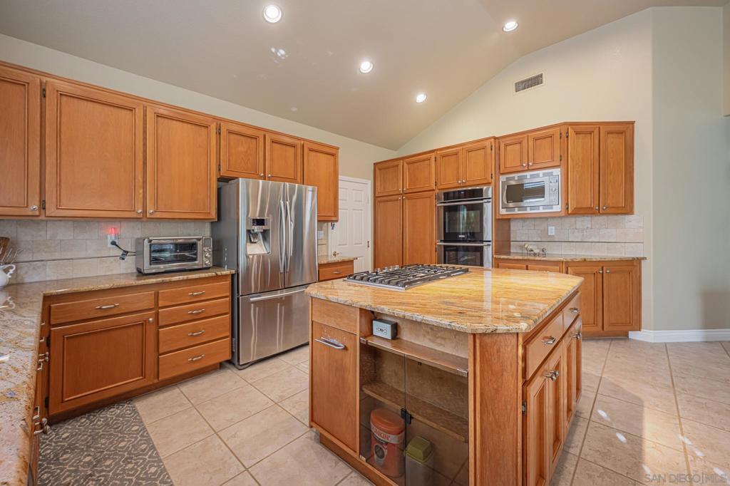 1772 Crescent Knolls Gln