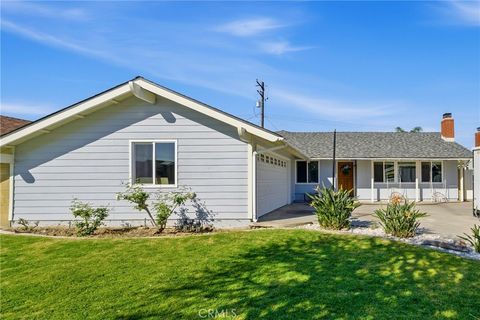 Photo of 17571 Wrightwood Lane, Huntington Beach, CA 92649 (MLS # NP26055350)