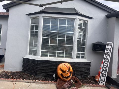 Photo of 205 W Linfield St, Glendora, CA 91740 (MLS # IV25236898)