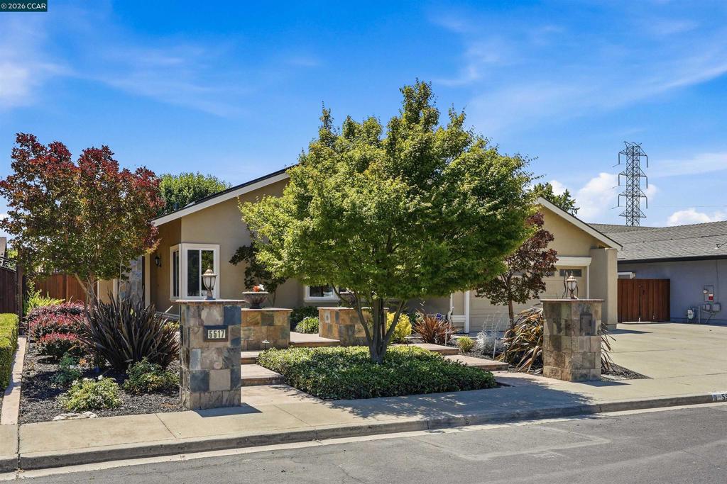 5517 Shorehaven Cir