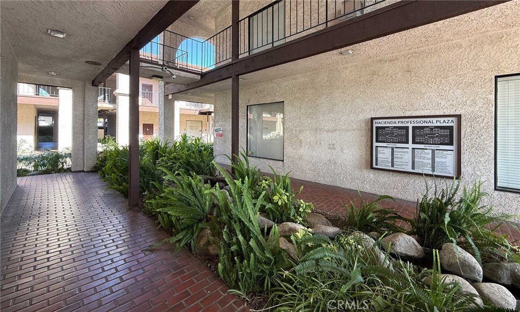 2440 S Hacienda Boulevard S 114